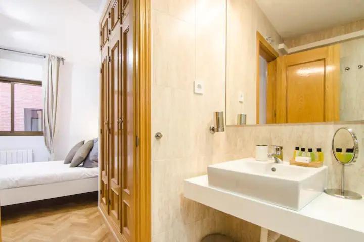 Bright & Spacious- City Center- 2Rooms-2Bathrooms Мадрид Экстерьер фото